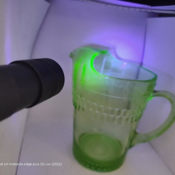 Vintage Uranium/Vaseline glass pitcher - Picture 2 of 9